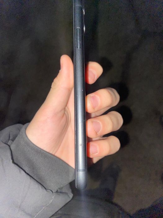 Iphone 11 коробка есть