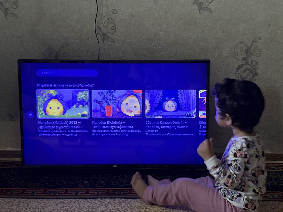 Продаётся смарт телевизор (100*60 см) LG