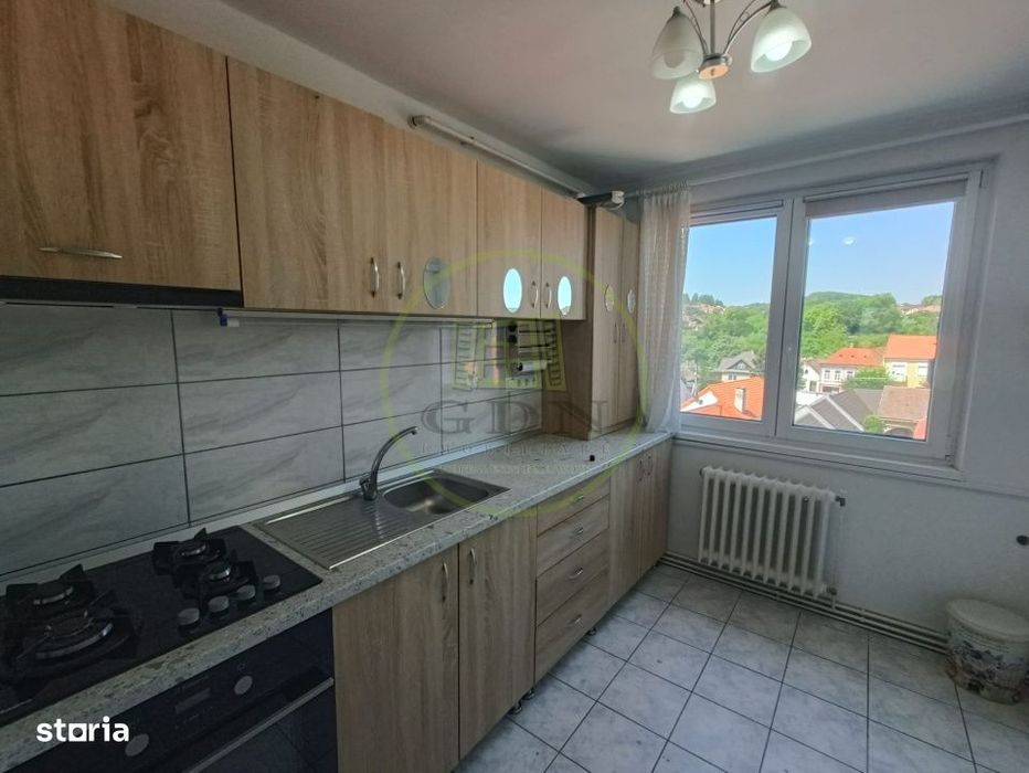 Apartament cu 2 camere de vanzare in Reghin, zona centrala 0 comision