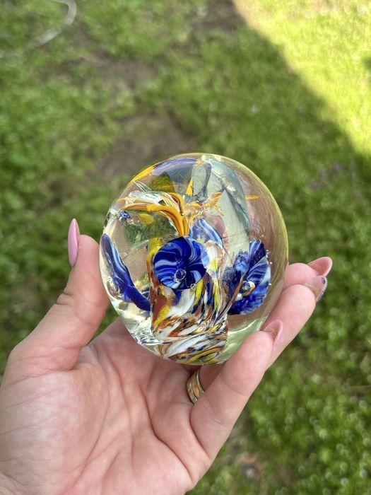 Prespapier din sticla suflata manual