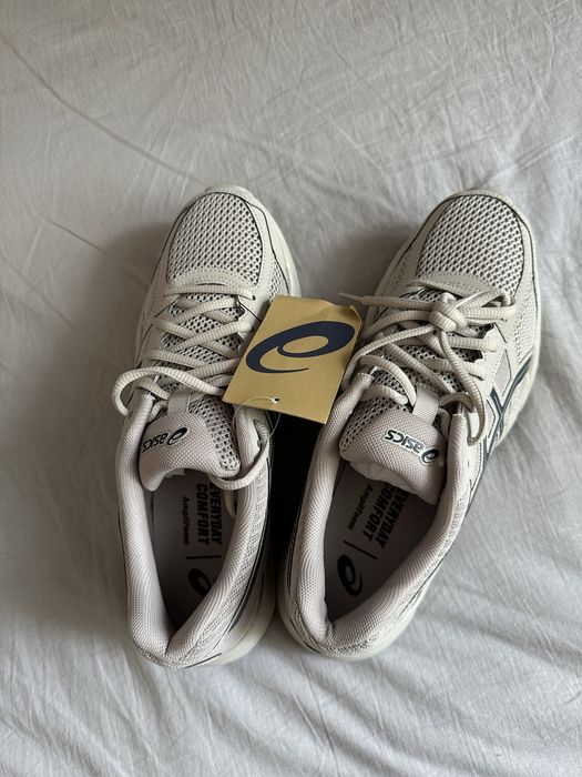 Продам кроссовки asics ориг новые 41 размер