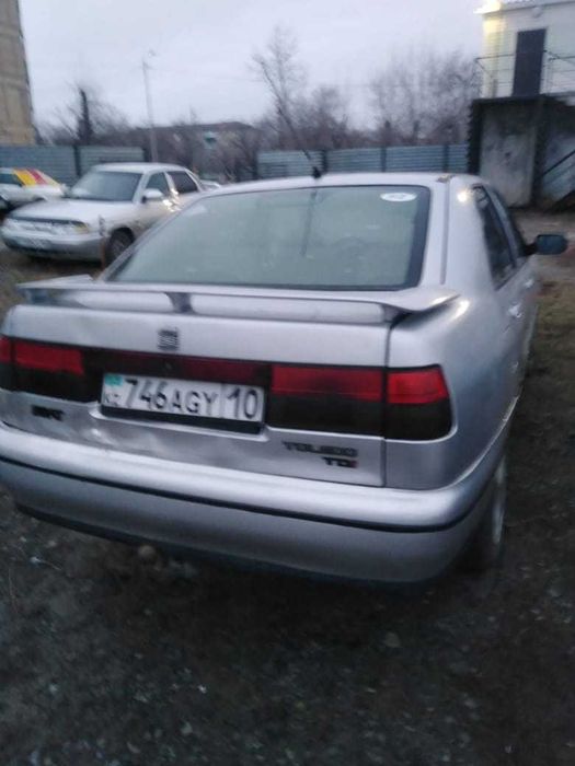 Seat Toledo легковая машина