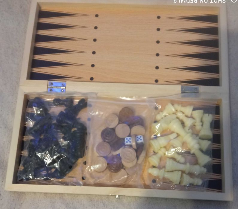 Луксозен  премиум 3-в-1. Дървен шахматен комплект