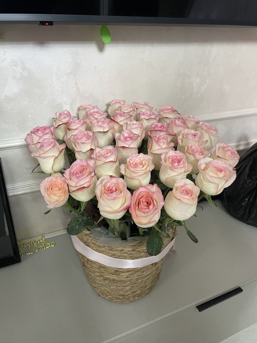 Цветы в корзинке