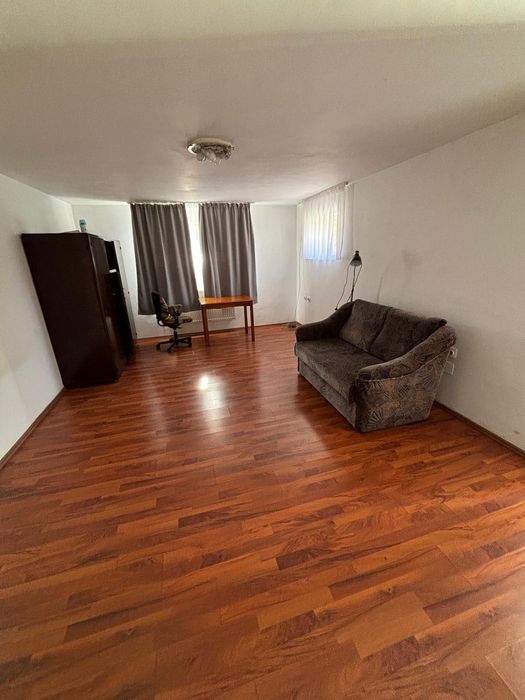 Inchiriez apartament
