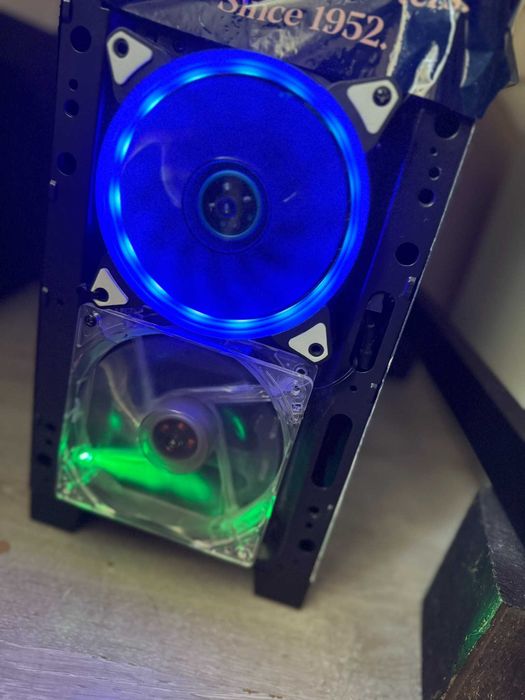 PC Gaming– RX 6600, Ryzen 5 5600, 16GB RAM