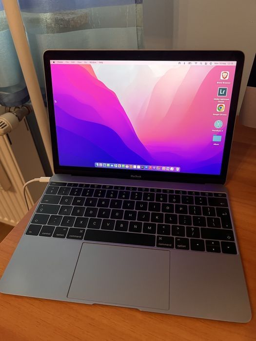 Macbook 2015-Core M -8gram-ssd256-12" impecabil 600 lei