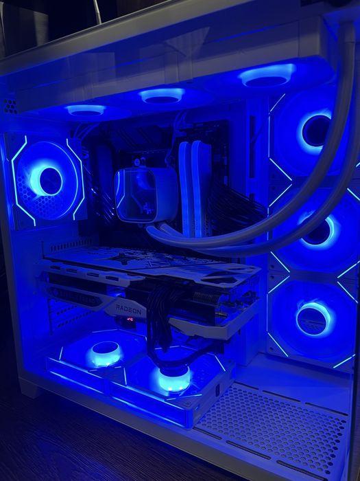 Геймърски компютър Ryzen 7 5800x + Rx 7800 XT 16GB - 32GB RAM