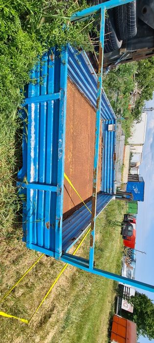 Каросерия с рифлова ламарина