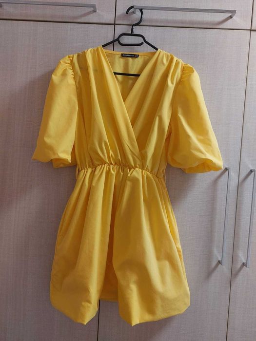 Rochie galbenă,  nr 38