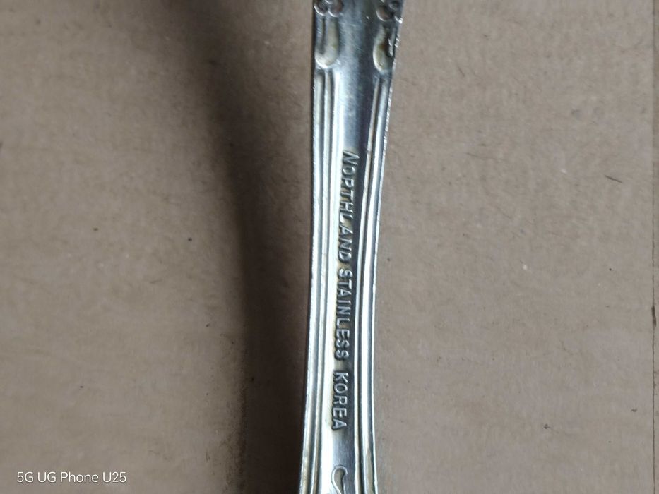 Продавам прибори за хранене