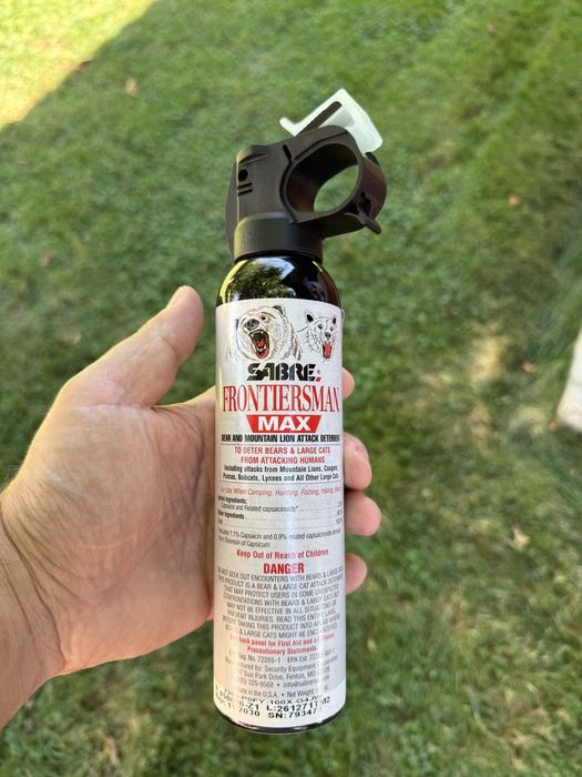 Spray urs / animale salbatice / camping / drumetie / autoaparare Sabre Frontiers Max