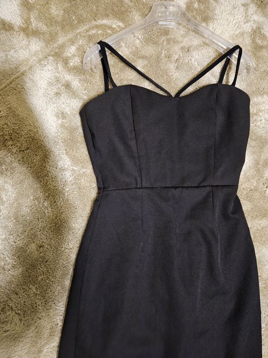 Стилна черна рокля