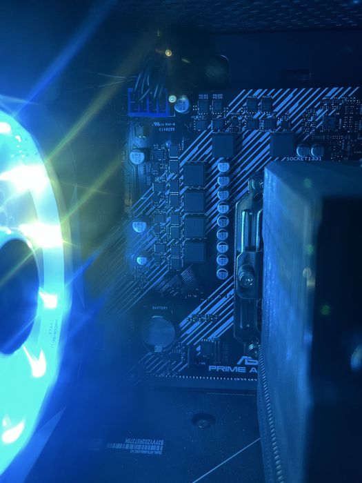 Pc gaming 5600x,folosit 2 luni