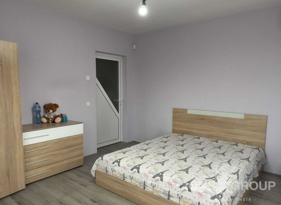 Самостоятелна къща с двор в с.Николаевка, област Варна