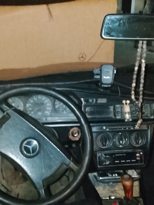 Мерседес 190, двигатель 2,3