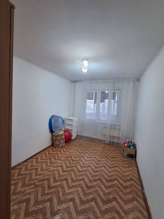 Продам трехкомнатную квартиру