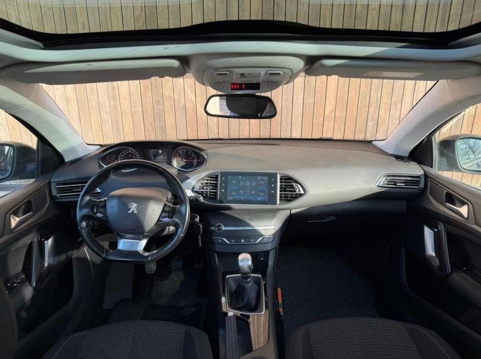 Peugeot 308 , înmatriculat