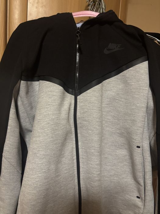 Nike tech fleece 2 броя за 50 евро