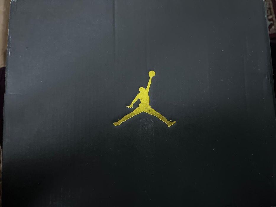 URGENT Jordan 1 Mid Black Iron Gray