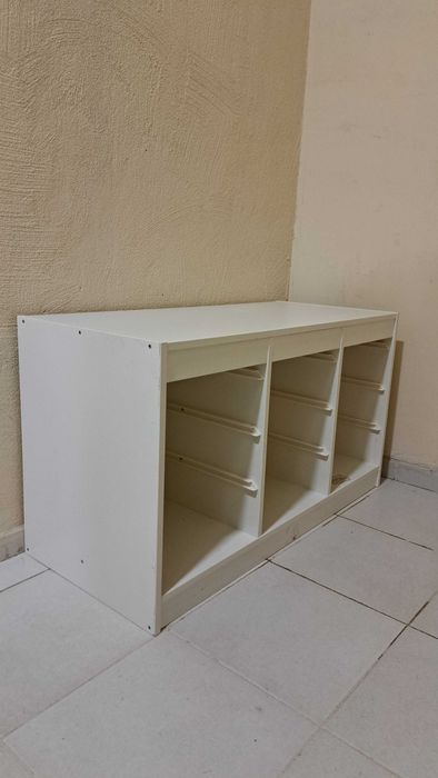 Мебел за съхранение