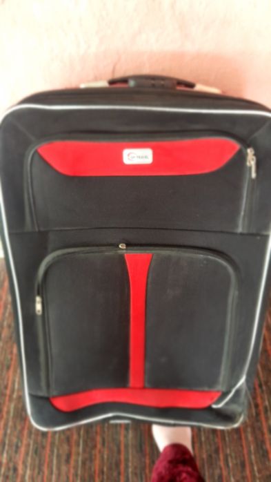 Дорожный чемодан