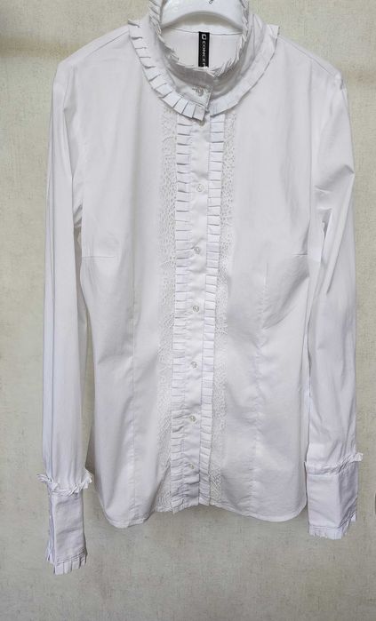 Рубашка женская белого цвета