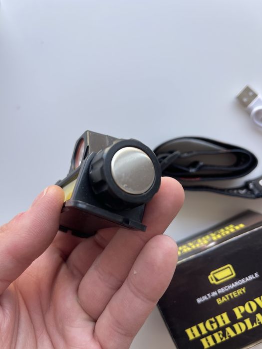 • Lanterna LED • Prindere magnetica / cap •