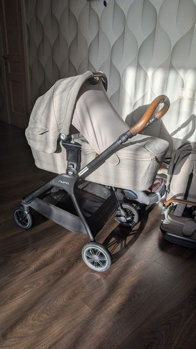 Nuna triv коляска