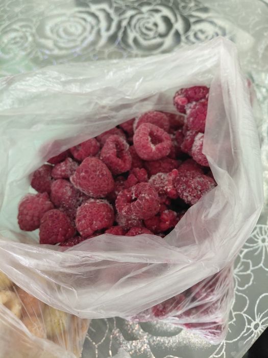 Продам малину мороженную