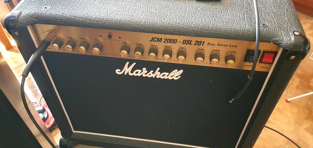 Marshall JCM 2000 DSL 201 Dual super lead лампово комбо кабинет