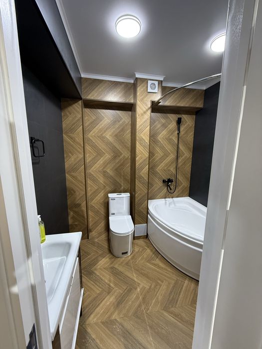 Урганч шахрида 1-этажда тоза домда тоза ремонт 3 хонали кв сотилади.