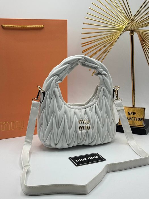 Geanta Miu Miu noua !!! Dimensiuni 26/13 !!!