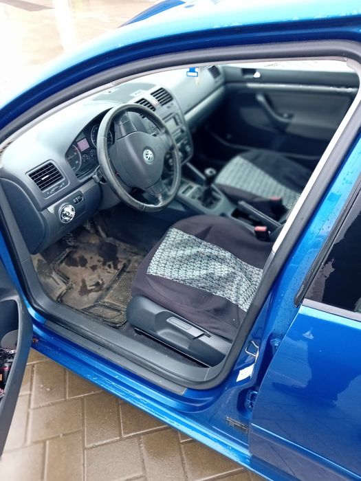 Vând golf 5 2.0 TDI