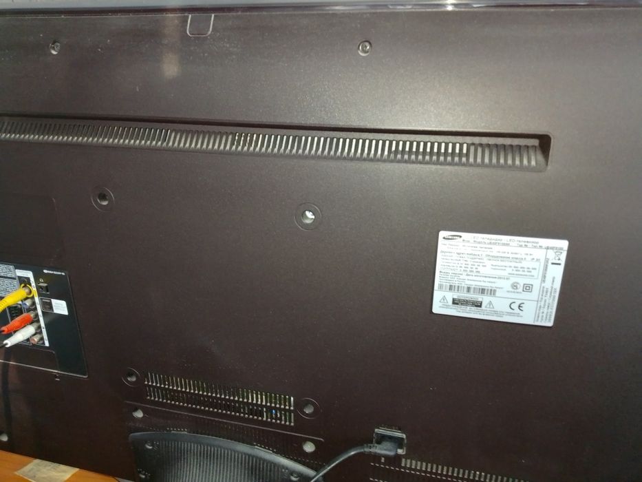 Продам телевизор   samsung  диоганаль  107см