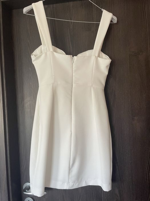 Къса бяла рокля Trendyol