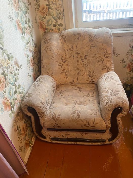 Продам Диван и кресло