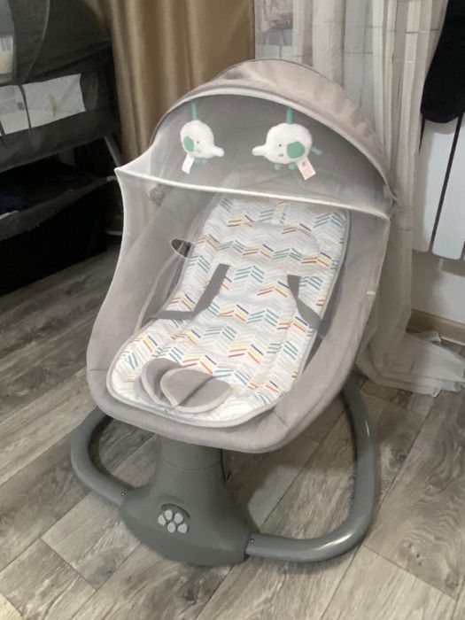 Продается новый манеж!! В подарок люлька