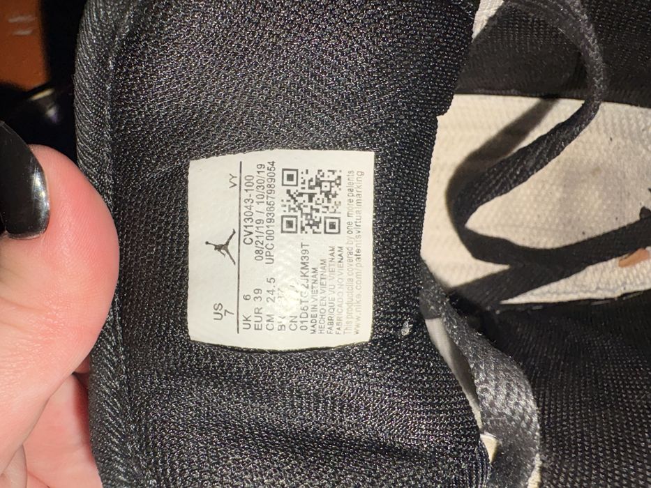 Кросовки черно-фиол