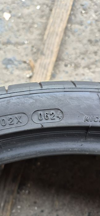 2 anvelope vara ca noi Michelin 285/30/22,dot 2024.Pretul este pe buc.