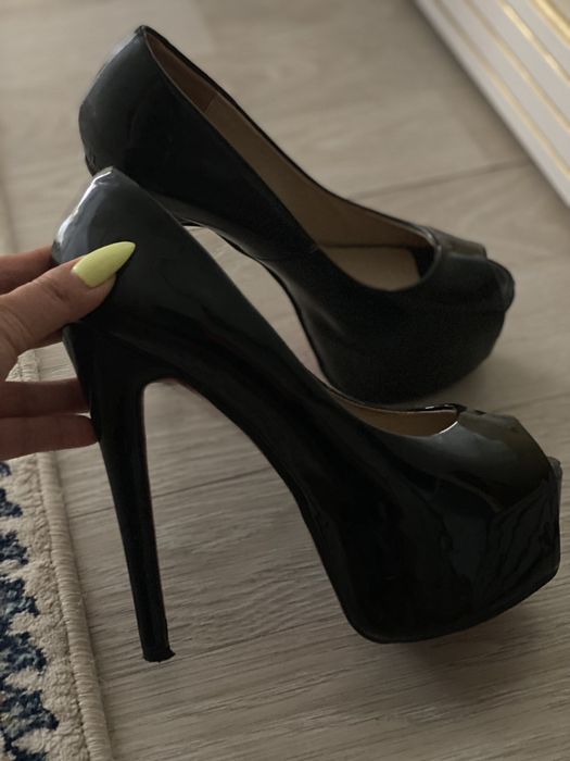 Продам туфельки