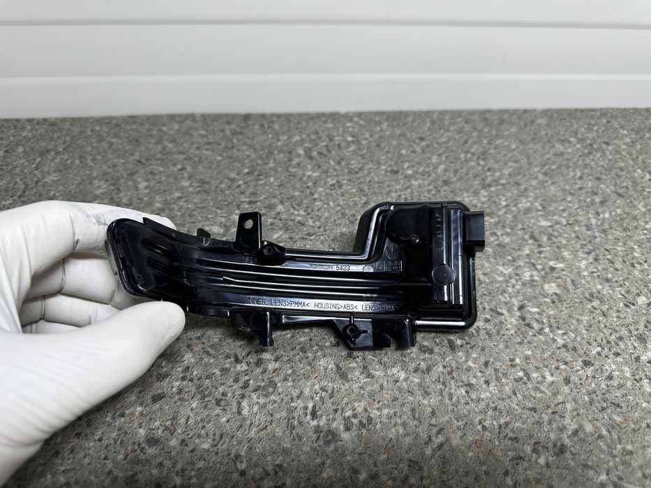 Semnalizare oglinda Mitsubishi Outlander