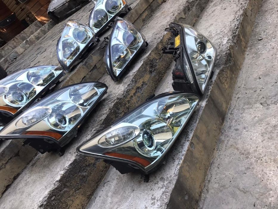 Фары на Lexus RX330.