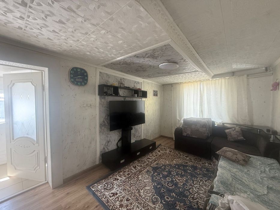 Продаётся дом в кирпичной районе