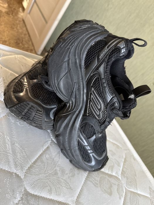 Продаются кроссовки