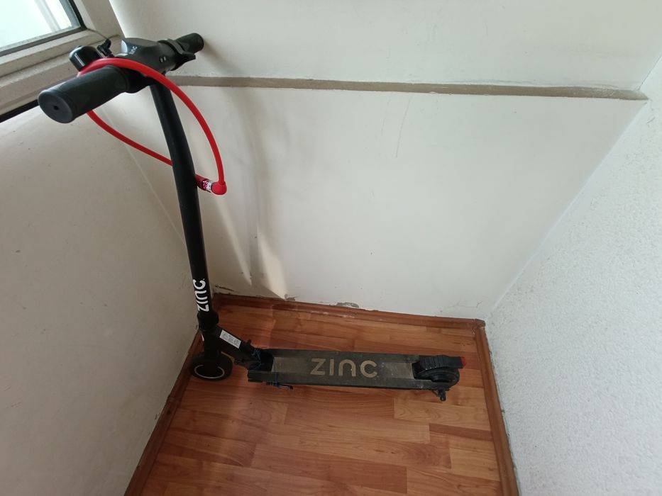 Vand trotineta electrica 200 RON