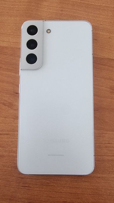 Samsung galaxy S22 ideal