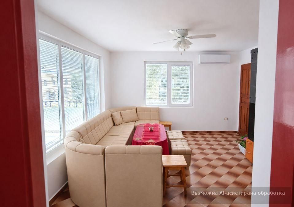 Етаж от къща в района на м-т Галата!