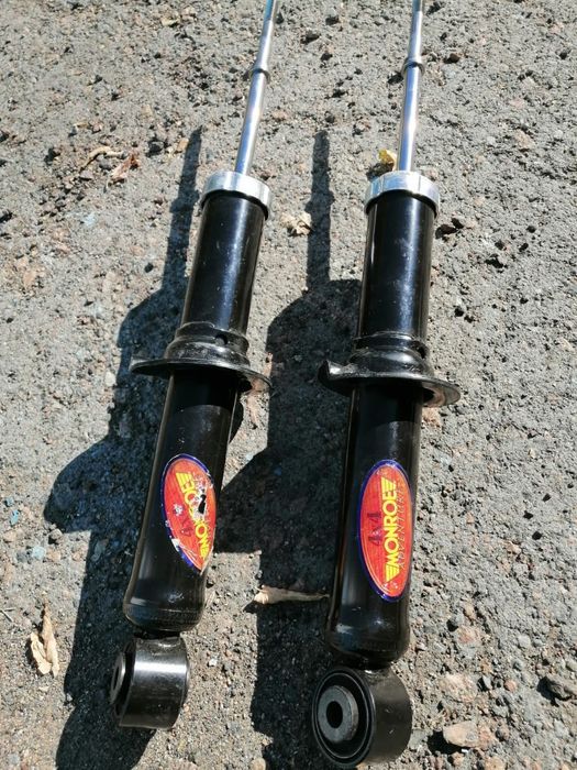 Срочно продам! Стойки Ssang Yong Actyon