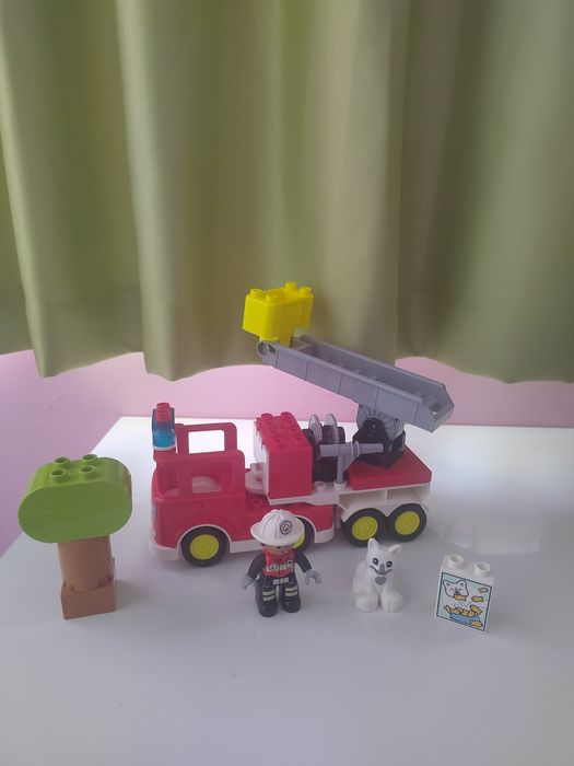 Lego Duplo Пожарникар ски камион със звуци и светлина